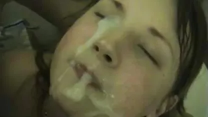 Zgužvan veliki crni vintage mature film penis u dlakavoj vagini