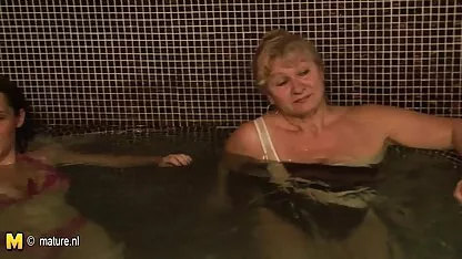 Djevojke free mature hd porno s vibratorima