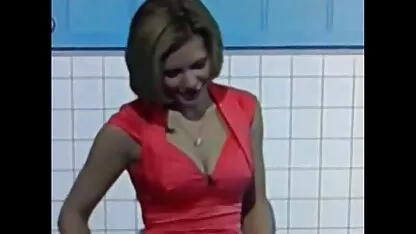 Dvije ženke xxx mature 46 uzimaju selfie s jednim momkom na selfie štapu