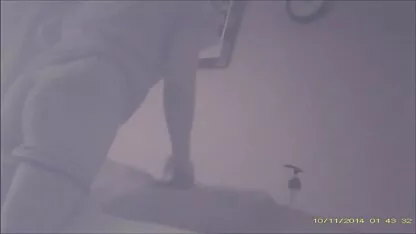 Seksi tetka zavodila je 18-godišnjeg mom mature film nećaka dok se kupao pod tušem