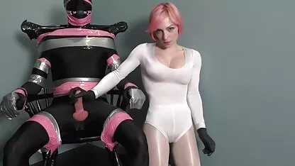 Djevojka s visokim mature nude film potpeticama ljuti i jebe svoju zaokupljenu ljubavnicu