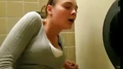 Pijevka je posađena na članu i sjebana mature sex film free na krevet