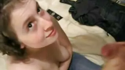 Snažni momak strpao matura sex film je krhku djevojku u rupu