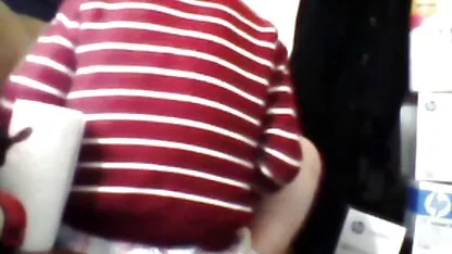 Prelijepu mladu djevojku bez sise jasno je jebao muškarac s older sex film velikim kuracem