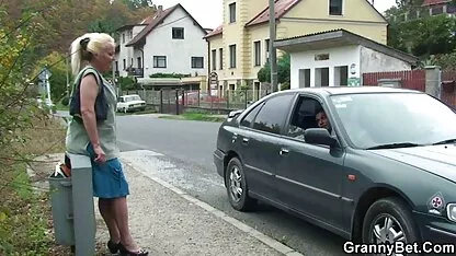 Dvojica muškaraca udaraju pičku bez problema s kožom hd mature porn film