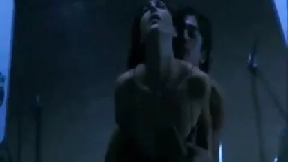 Crnci jebeju Elenu Berkovu u analnom seksu. Porno video ruske međurasne grupe. movies anal mature