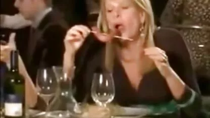 Zapanjujući milf mature classic xxx dobiva kamenčić u sočnom pičku