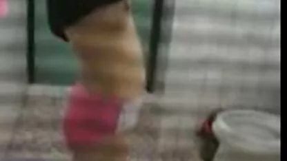 Pokupio je prsata stvorenja u blizini mora i jebao older sex film se kod kuće