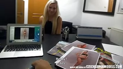 Striper je uzbudio amateur mature film dječaka s dobrim usisima