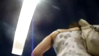 Policajac mature porn film je jebao dvije nestašne djevojke u ustima