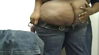 Razigrana kuja sisa i liže mature classic xxx loptice svom obožavatelju