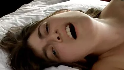 Vrlo mršava djevojka amateur mature film radi duboki blowjob