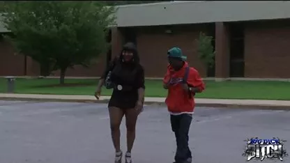 Navukao je vruću brinetu u visokim amateur mature film potpeticama