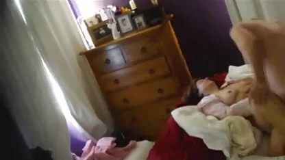 Čuvar jebe Azijca u mature boy film stražnjoj sobi.