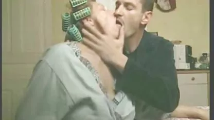 Usisavanje ispod pokrova amateur mature film