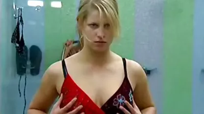 Dvije hd mature porn film crnke grickaju plavušu