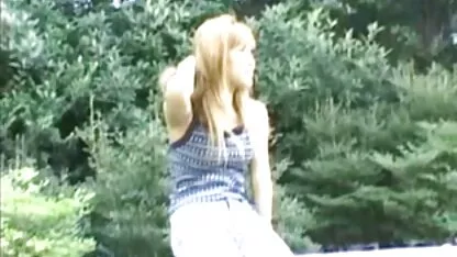 Dvije mlade ruske djevojke imaju seks s momkom negdje u prekrasnom sex mature film selu