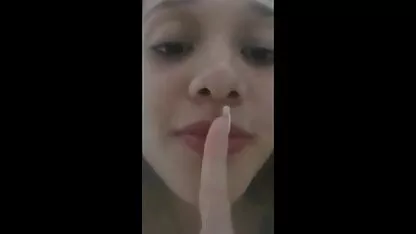 Djevojka porno 50 60 jede sladoled