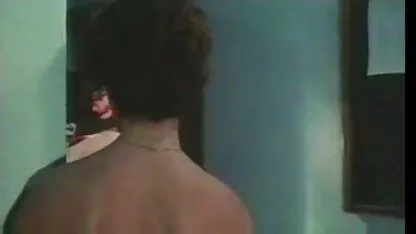U avionu u toaletu mature boy film