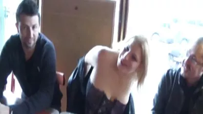 Stavite na penis mature cinema porn dvije vruće plavuše