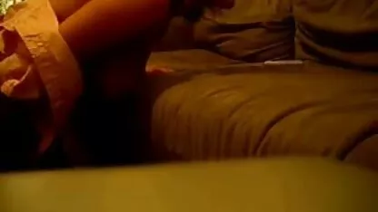 Sisao je pissyun, a zatim masturbirao free mature hd porno nogama